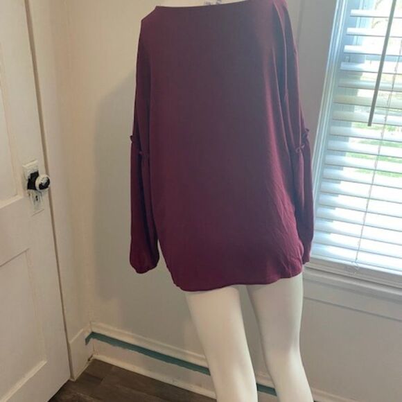 Elle Burgundy crew neck long sleeve with elastic at wrist sheer top, size XXL - Picture 2 of 3